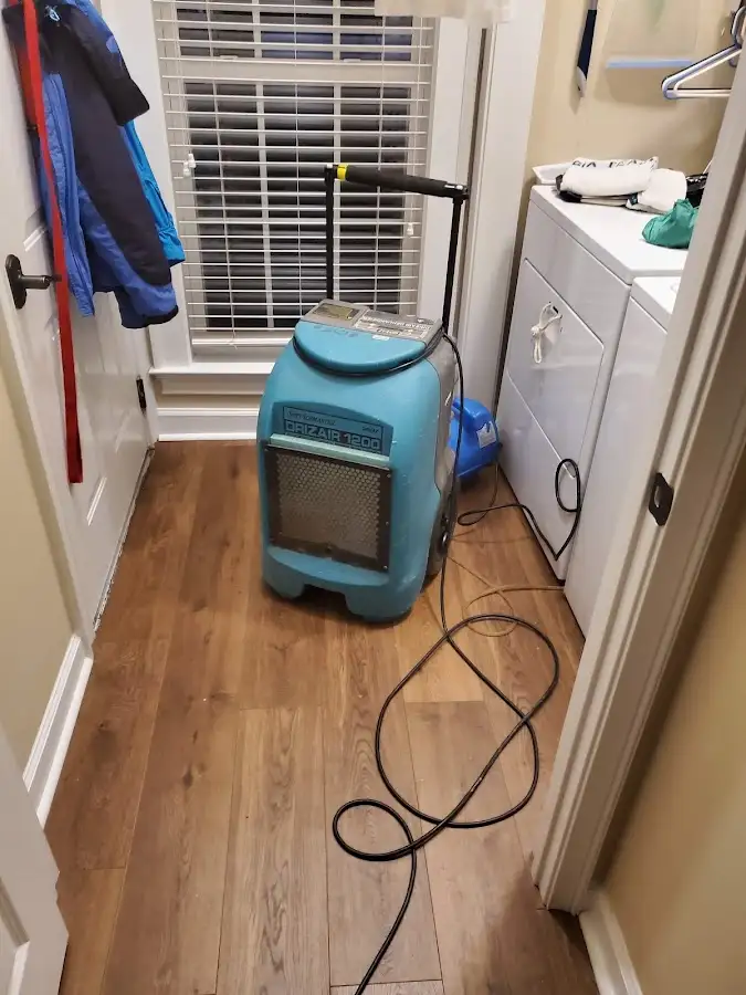 Commercial dehumidifier deployed for Flood Damage Cleanup in Broadview